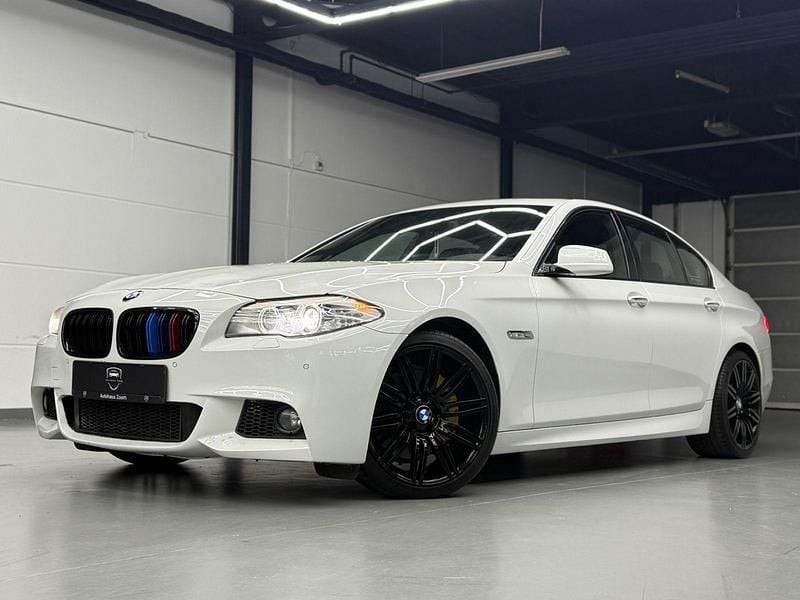 Weiß Gebraucht 2013 BMW 550 M Sport Limousine | 13.380 € (Superpreis) - Bild 1/3