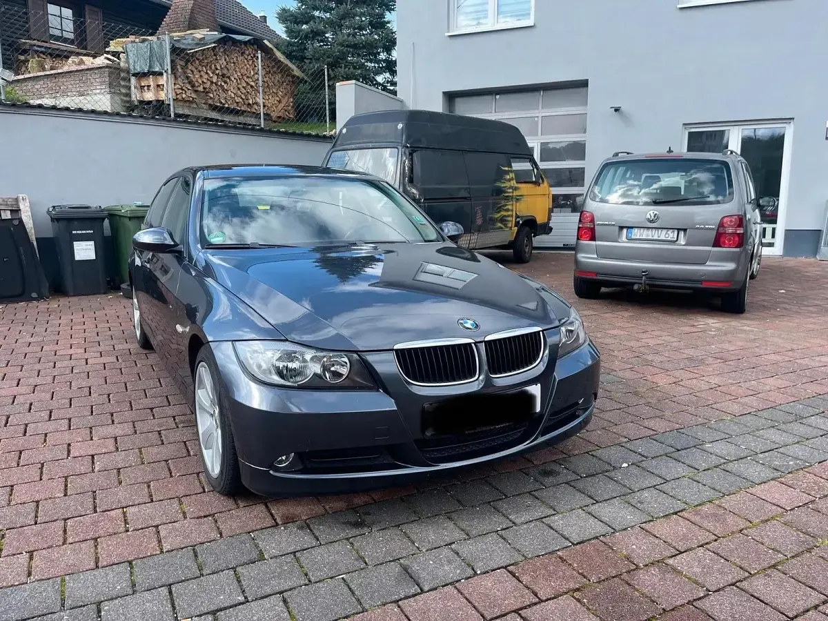 Gebraucht BMW 318 131 PS (96 kW) 2005 Grau Limousine