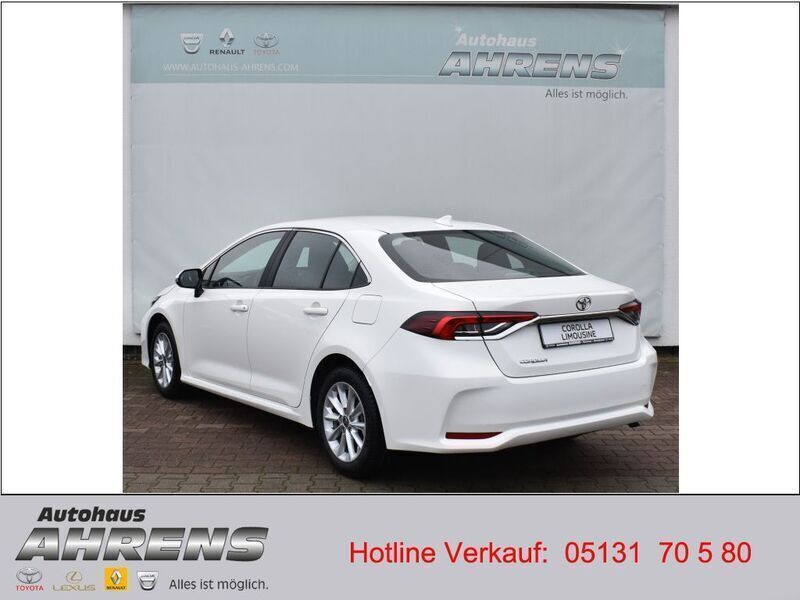 Gebraucht Toyota Corolla Comfort 132 PS (97 kW) 2021 Schneeweiß Limousine