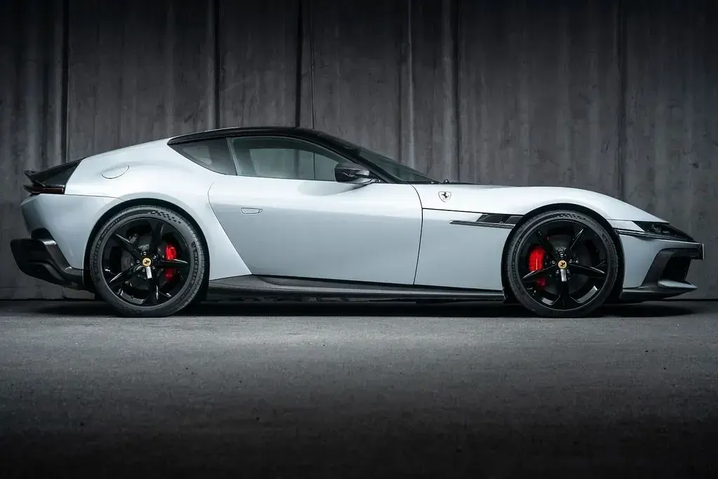 Gebraucht Ferrari 12 Cilindri 829 PS (609 kW) 2025 Weiß
