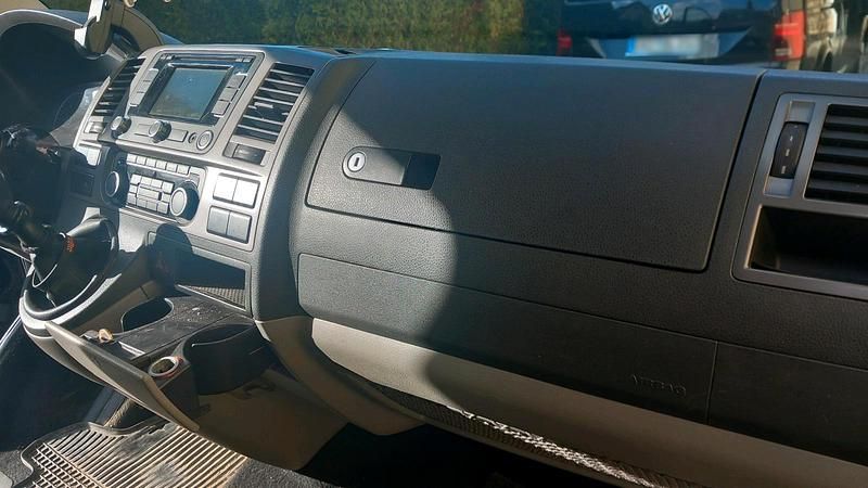 Gebraucht VW T5 140 PS (102 kW) 2012 Schwarz Van