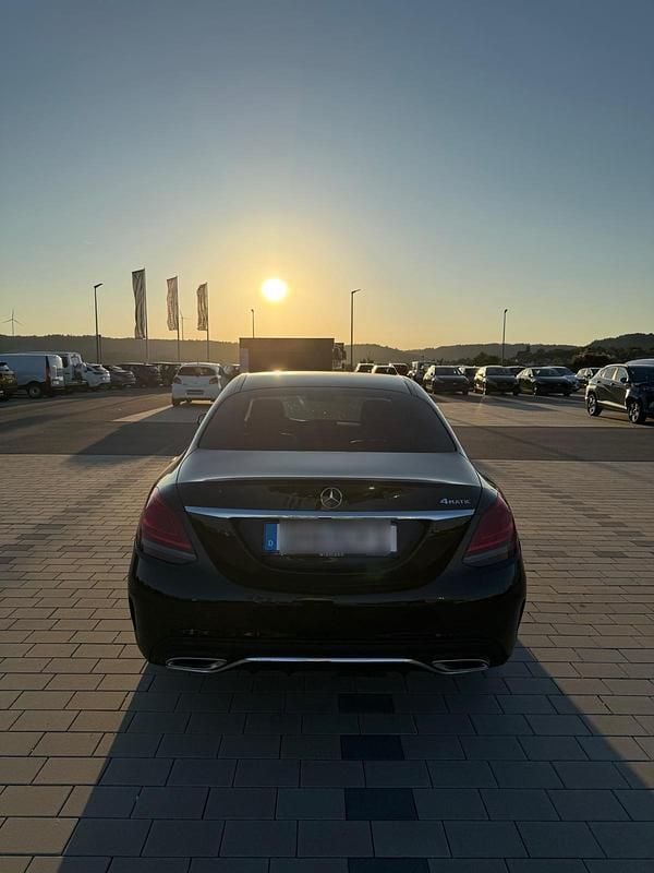 Schwarz Gebraucht 2020 Mercedes C400 Limousine | 29.999 € (Etwas zu teuer) - Bild 1/4