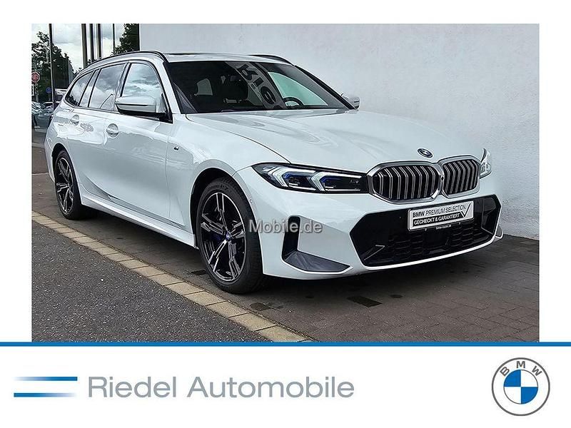 Weiß Gebraucht 2024 BMW 330e M Sport Kombi | 47.790 € (Etwas zu teuer) - Bild 1/3
