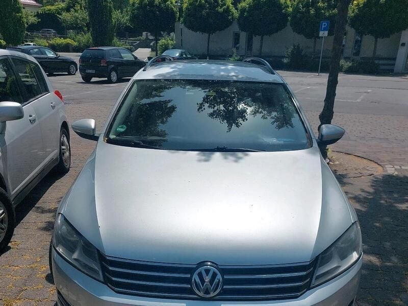 Silber Gebraucht 2012 VW Passat Comfortline Kombi | 6.400 € (Fairer Preis) - Bild 1/4