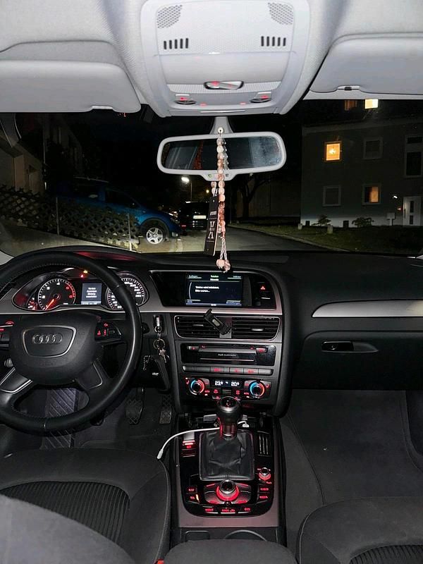 Gebraucht Audi A4 140 PS (102 kW) 2014 Schwarz Limousine