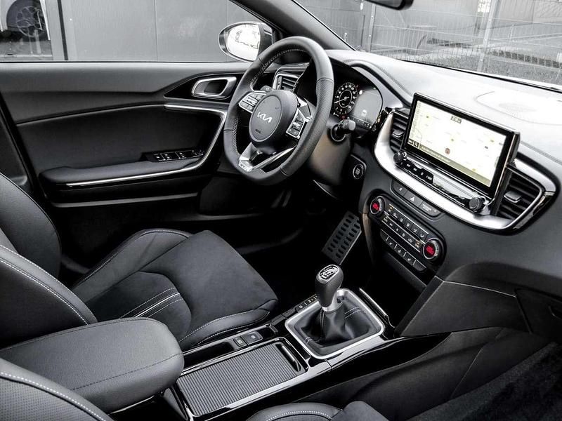 Neu Kia Ceed GT GT-Line 140 PS (102 kW) 2026 (h8g) dark penta metal m Limousine