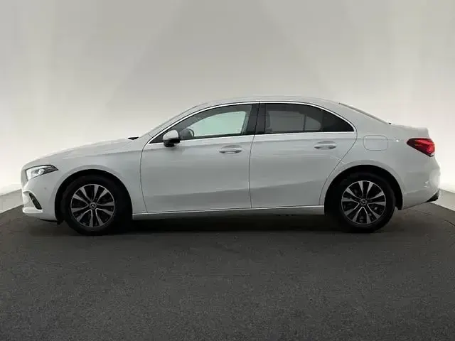 Gebraucht Mercedes A200 Progressive 163 PS (119 kW) 2021 Weiß Limousine