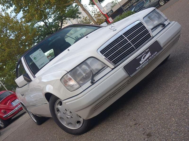 Weiß Gebraucht 1993 Mercedes E320 Cabrio | 15.000 € - Bild 1/4