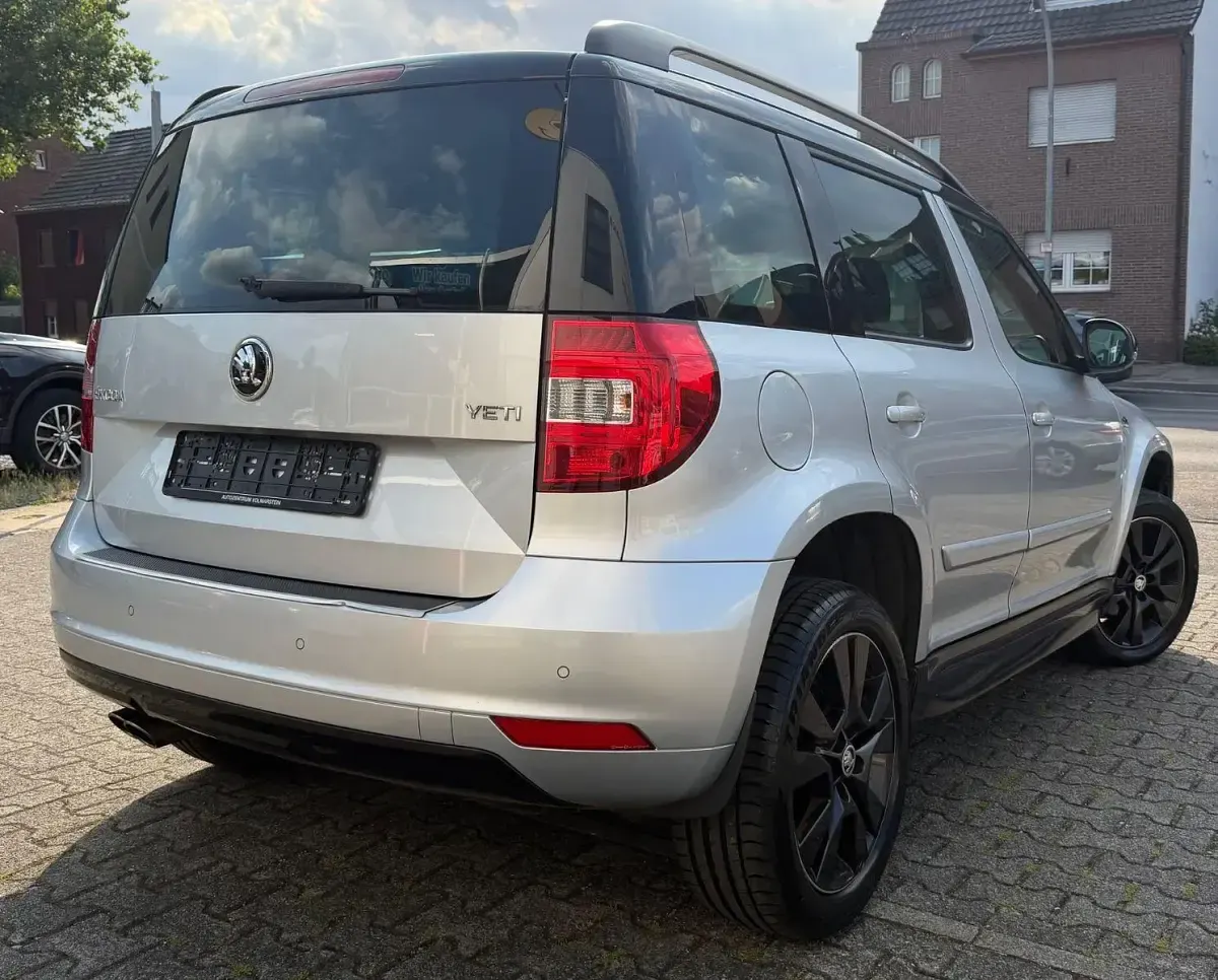Gebraucht Skoda Yeti Monte Carlo 122 PS (89 kW) 2015 Silber SUV
