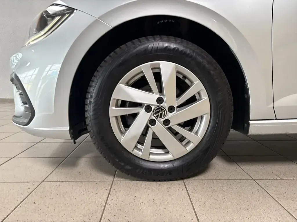 Gebraucht VW Polo Style 95 PS (69 kW) 2023 Silber Kleinwagen