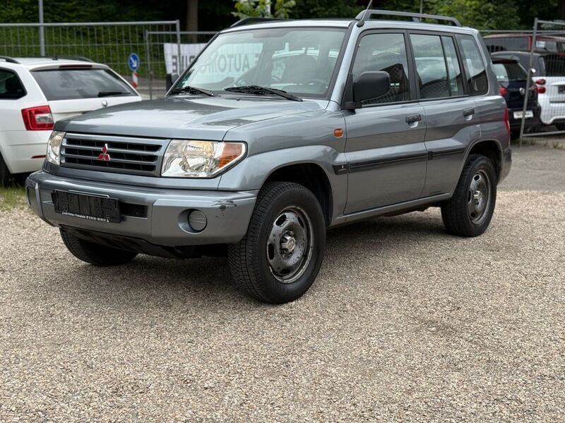 Grau Gebraucht 2002 Mitsubishi Pajero Comfort Edition SUV | 3.300 € (Fairer Preis) - Bild 1/4