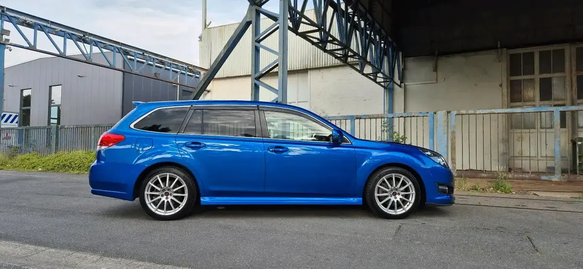 Gebraucht Subaru Legacy 285 PS (209 kW) 2010 Blau Kombi