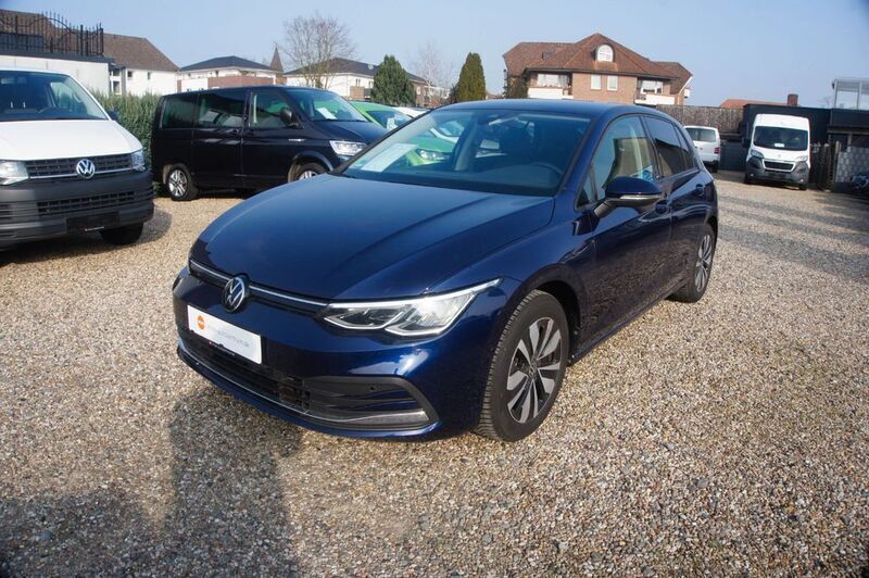 Atlantic blue metallic Gebraucht 2024 VW Golf VIII Move Limousine | 19.820 € (Superpreis) - Bild 1/4