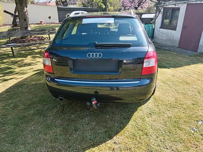 Second-hand Audi A4 131 CP (96 kW) 2003 Negru Break