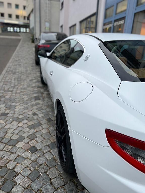 Gebraucht Maserati Granturismo 405 PS (297 kW) 2008 Weiß Coupé