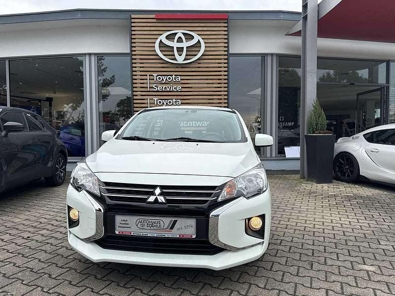 Weiß Gebraucht 2021 Mitsubishi Space Star Spirit Kleinwagen | 10.492 € (Fairer Preis) - Bild 1/4