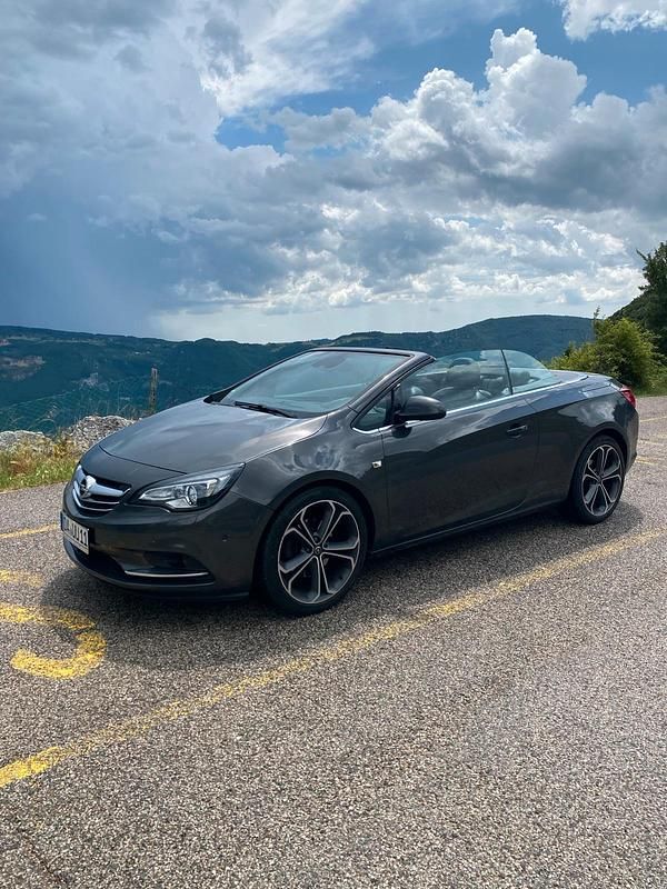 Grau Gebraucht 2013 Opel Cascada Cabrio | 6.500 € - Bild 1/4