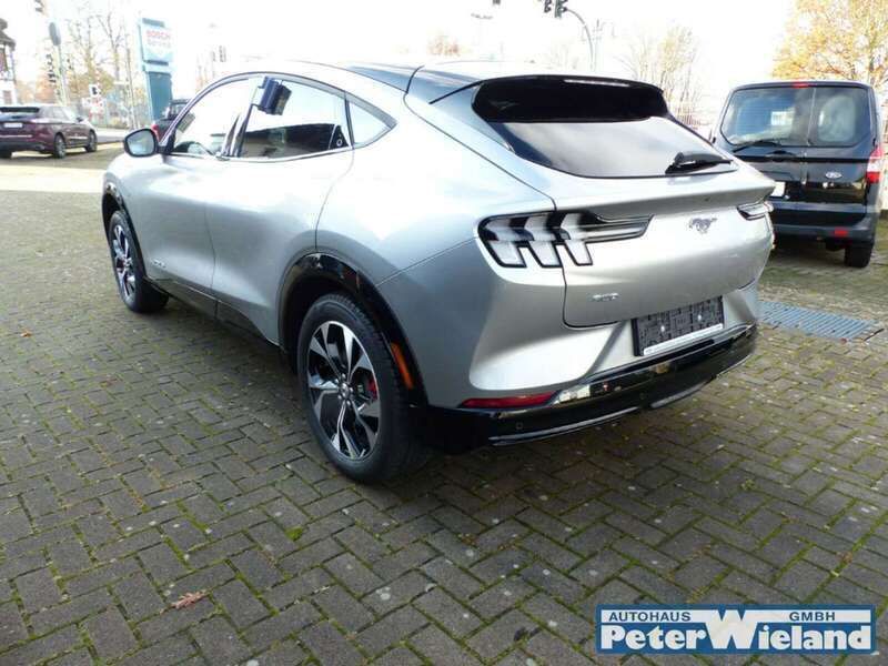 Gebraucht Ford Mustang Mach-E 197 kW (269 PS) 2021 Silber metallic SUV