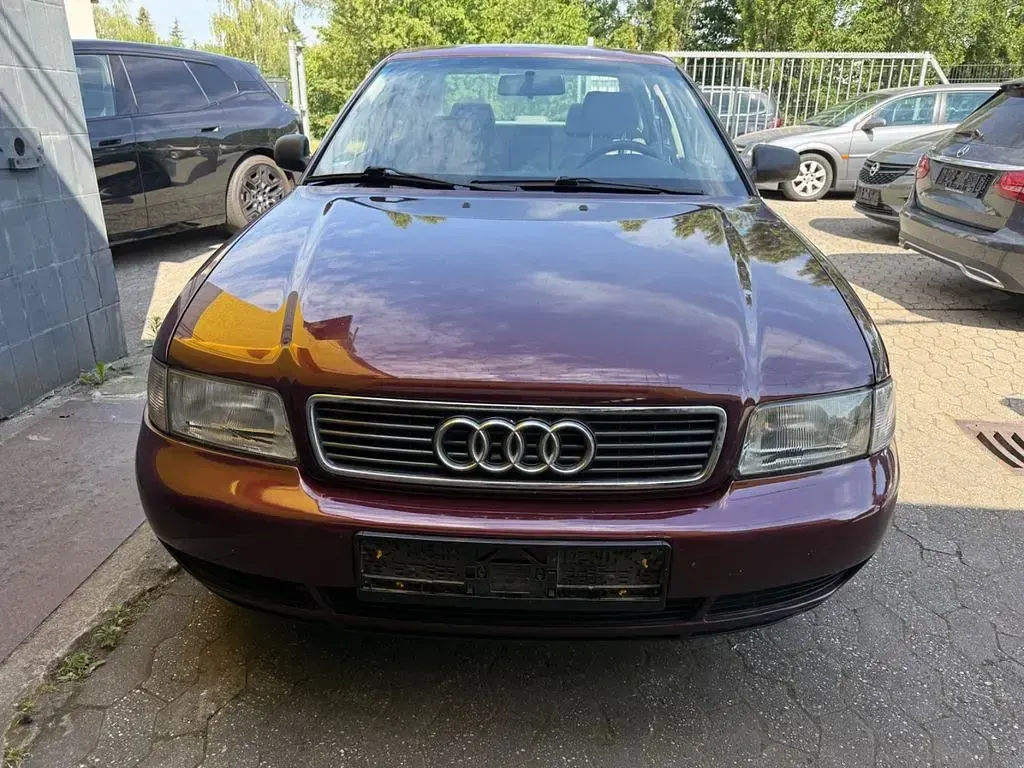 Gebraucht Audi A4 101 PS (74 kW) 1996 Rot Limousine
