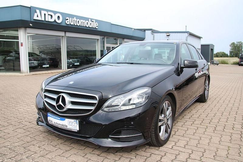 Gebraucht Mercedes E200 Avantgarde 184 PS (135 kW) 2015 Schwarz Limousine