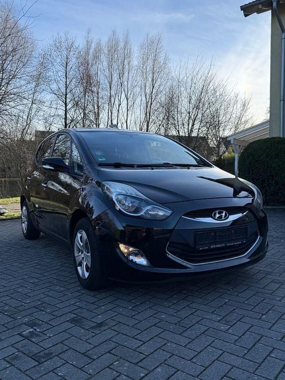 Gebraucht Hyundai ix20 Edition 90 PS (66 kW) 2013 Schwarz Kleinwagen