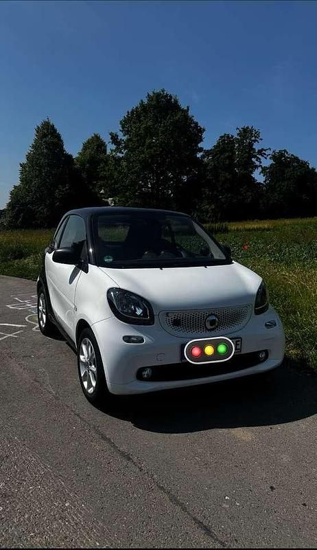 Gebraucht 2019 Smart ForTwo Electric Drive Passion Coupé | 9.300 € (Fairer Preis) - Bild 1/4