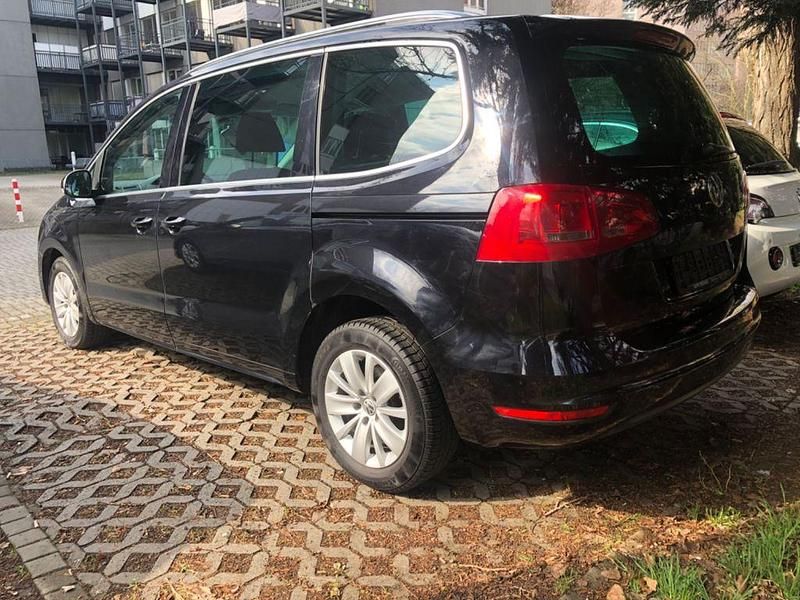 Gebraucht VW Sharan Comfortline 140 PS (102 kW) 2011 Schwarz Van / Kleinbus