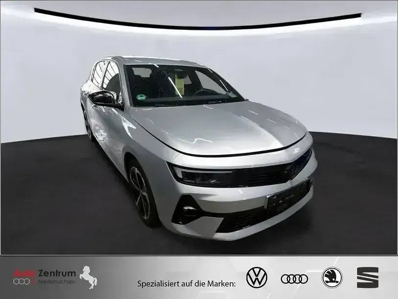 Gebraucht Opel Astra 131 PS (96 kW) 2024 Silber metallic Kleinwagen