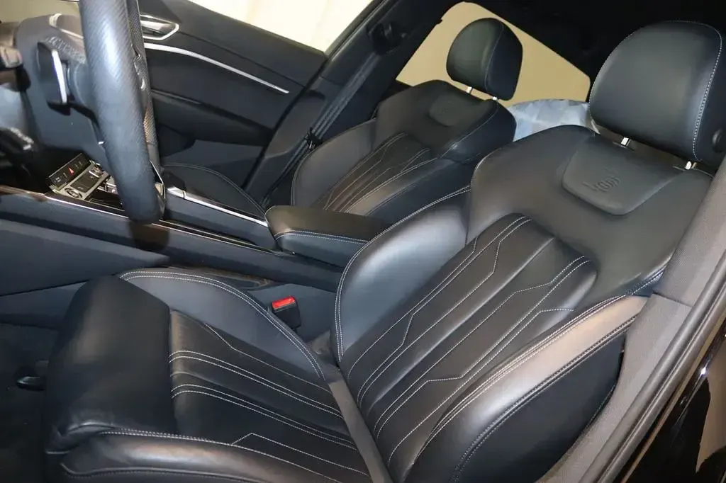 Gebraucht Audi e-tron S-Line 230 kW (313 PS) 2022 Brillantschwarz SUV