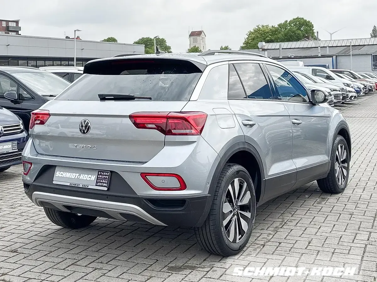 Gebraucht VW T-Roc Move 116 PS (85 kW) 2024 Silber SUV