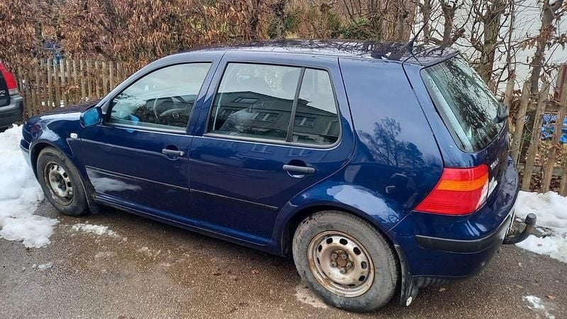 Gebraucht VW Golf IV Basis 75 PS (55 kW) 2001 Blau Kleinwagen