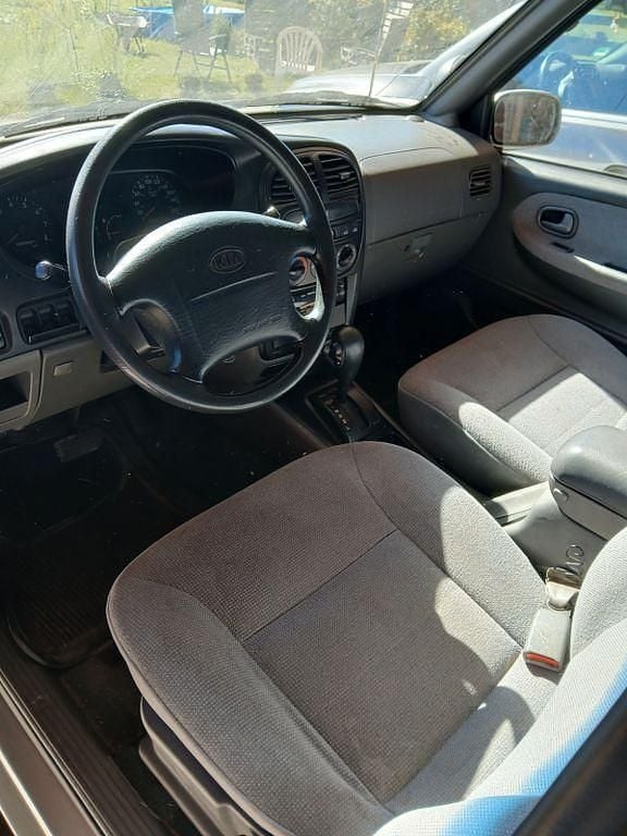 Silber Gebraucht 2002 Kia Sportage 2 SUV | 1.700 € - Bild 1/3