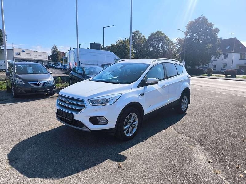 Weiß Gebraucht 2017 Ford Kuga Vignale SUV | 16.900 € (Guter Preis) - Bild 1/4