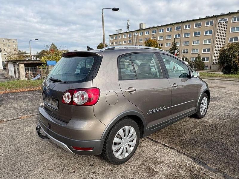 Gebraucht VW Golf VII 105 PS (77 kW) 2012 Braun Limousine