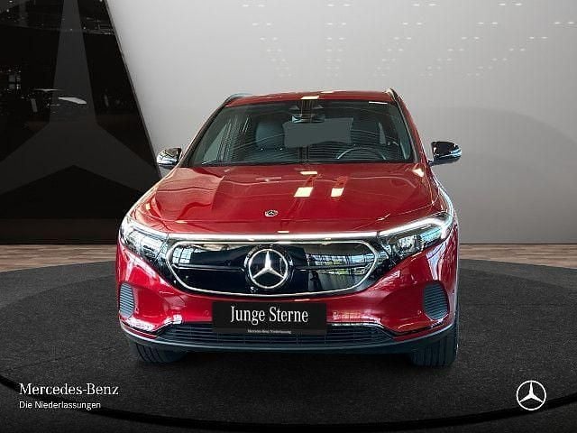 Rot Gebraucht 2023 Mercedes EQA300 Advanced SUV | 36.390 € (Fairer Preis) - Bild 1/4