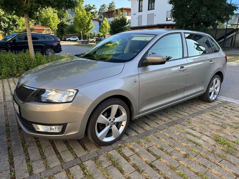 Beige Gebraucht 2015 Skoda Rapid Ambition Kombi | 8.990 € (Fairer Preis) - Bild 1/4