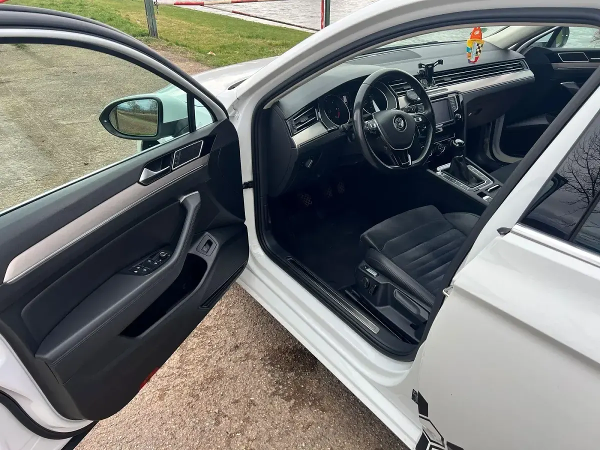 Gebraucht VW Passat Highline 150 PS (110 kW) 2016 Weiß Kombi