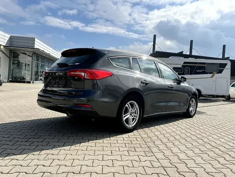 Gebraucht Ford Focus Cool & Connect 120 PS (88 kW) 2021 Magnetic grau (metallic) Kombi