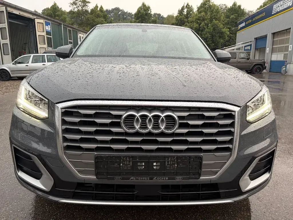 Gebraucht Audi Q2 Sport 116 PS (85 kW) 2020 Grau SUV