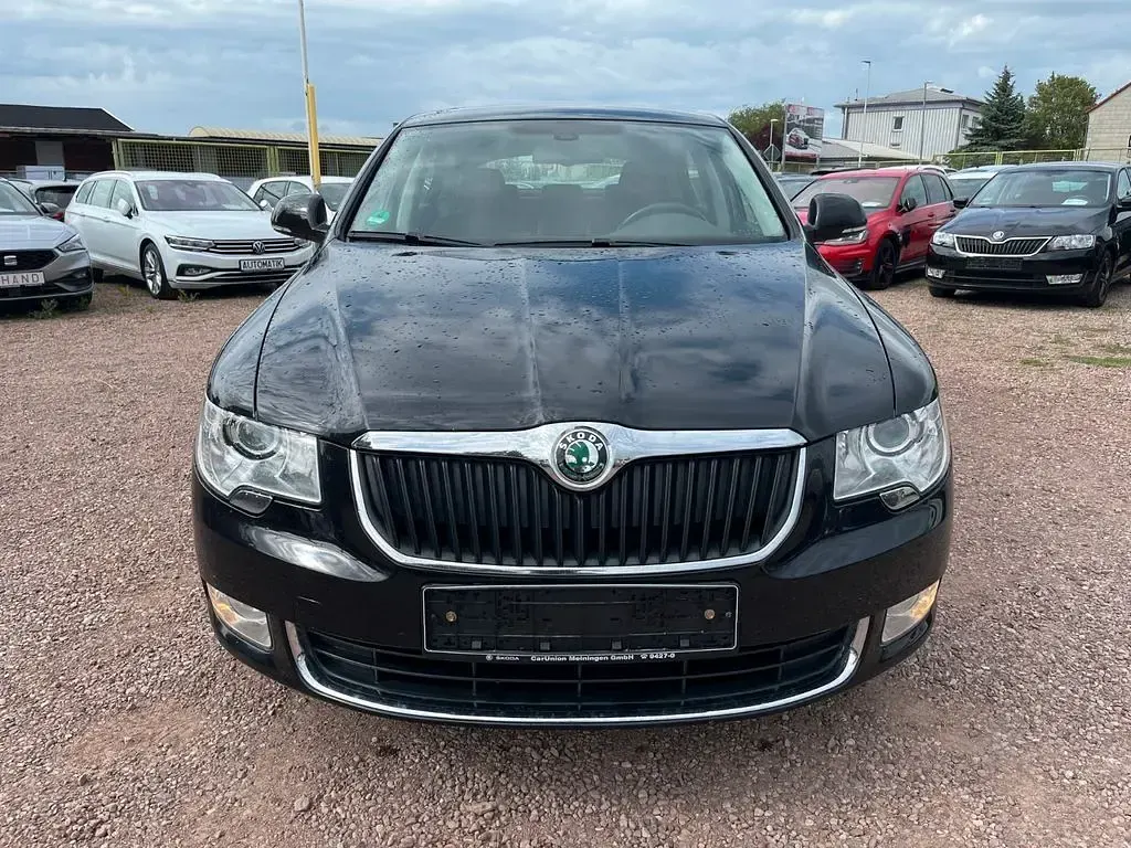Gebraucht Skoda Superb Elegance 125 PS (91 kW) 2011 Schwarz Limousine