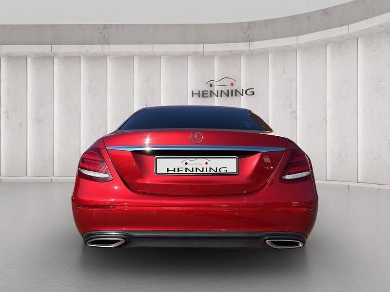 Gebraucht Mercedes E200 Avantgarde 184 PS (135 kW) 2017 Rot Limousine