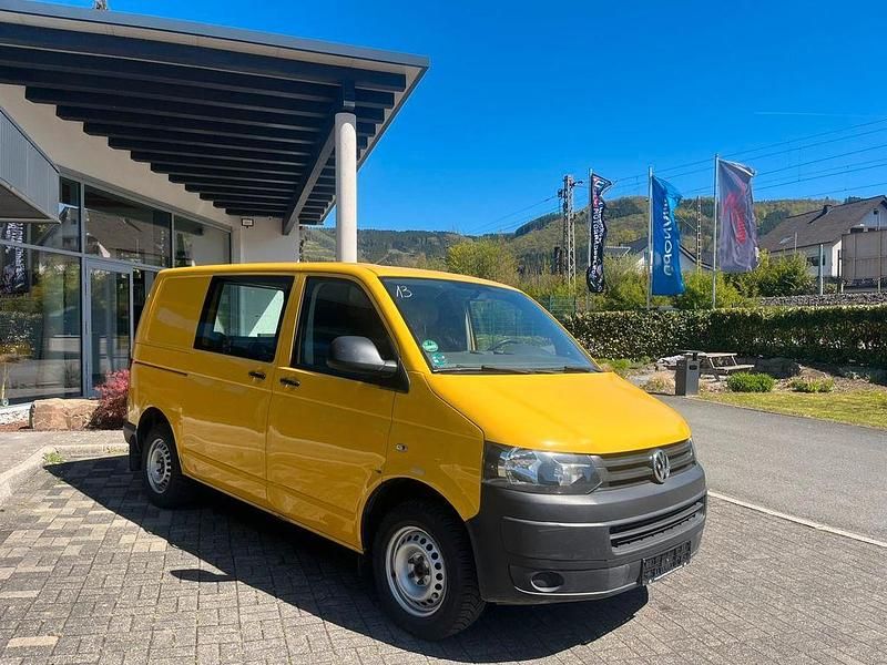 Second-hand VW Transporter 84 CP (61 kW) 2013 Galben Van