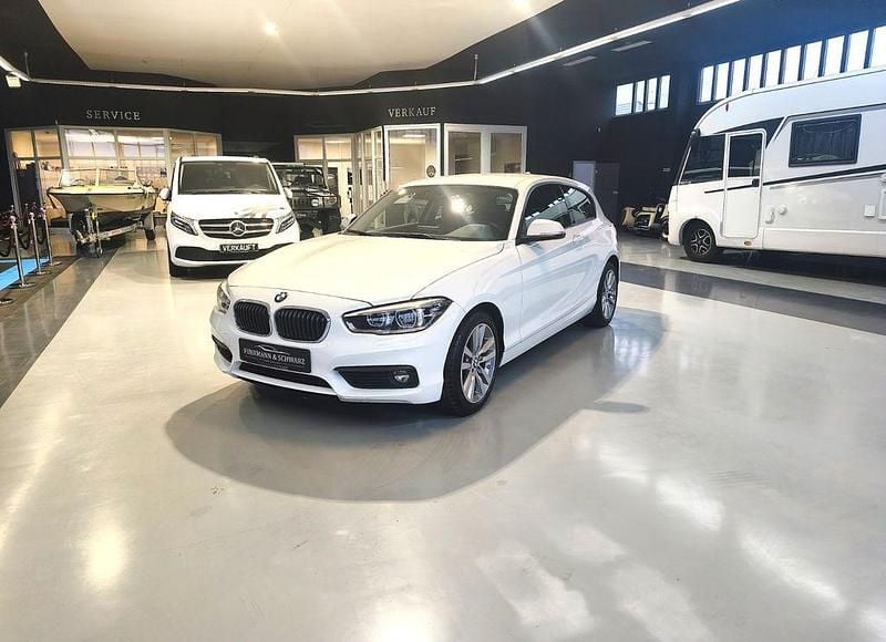 Weiß Gebraucht 2019 BMW 118 Advantage Kleinwagen | 16.670 € (Etwas zu teuer) - Bild 1/4