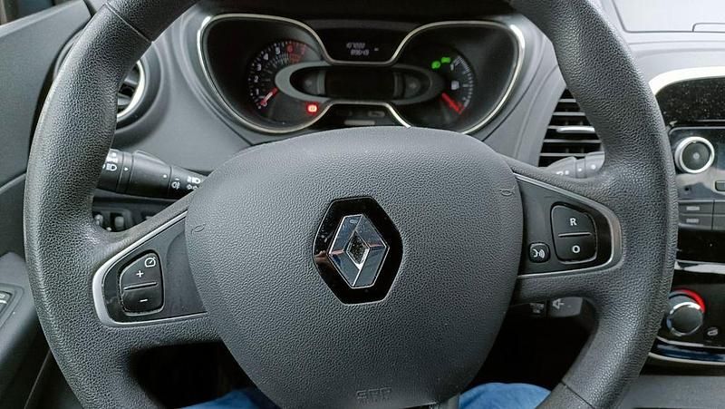 Gebraucht Renault Captur Life 90 PS (66 kW) 2018 Blau SUV