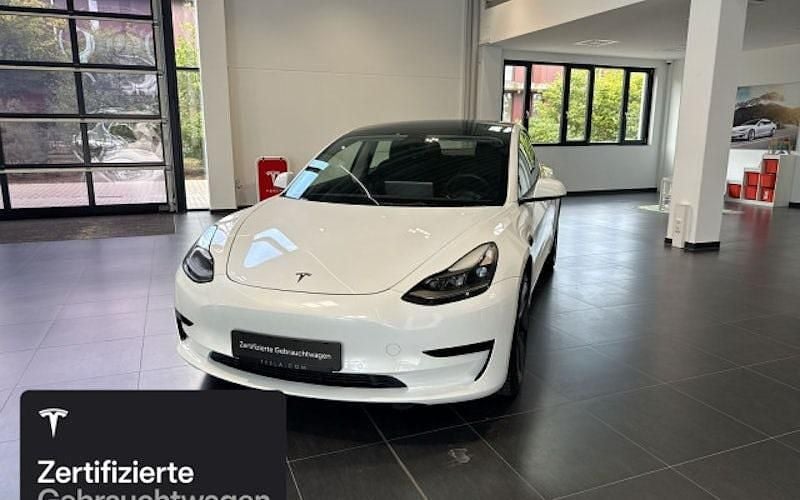 Weiß Gebraucht 2021 Tesla Model 3 RWD Limousine | 26.100 € (Fairer Preis) - Bild 1/4