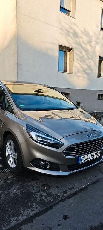 Gebraucht 2016 Ford S-MAX Titanium Van / Kleinbus | 14.700 € (Superpreis) - Bild 1/4