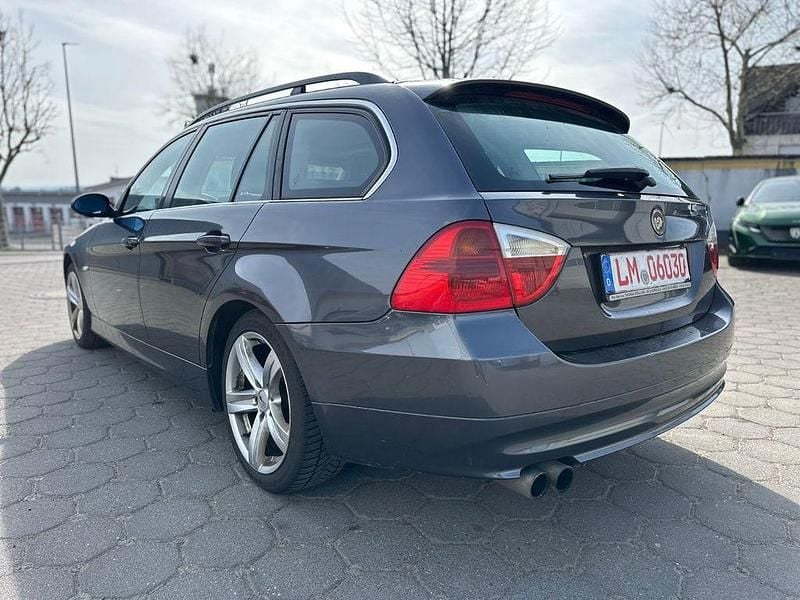 Gebraucht BMW 325 197 PS (144 kW) 2008 Limousine