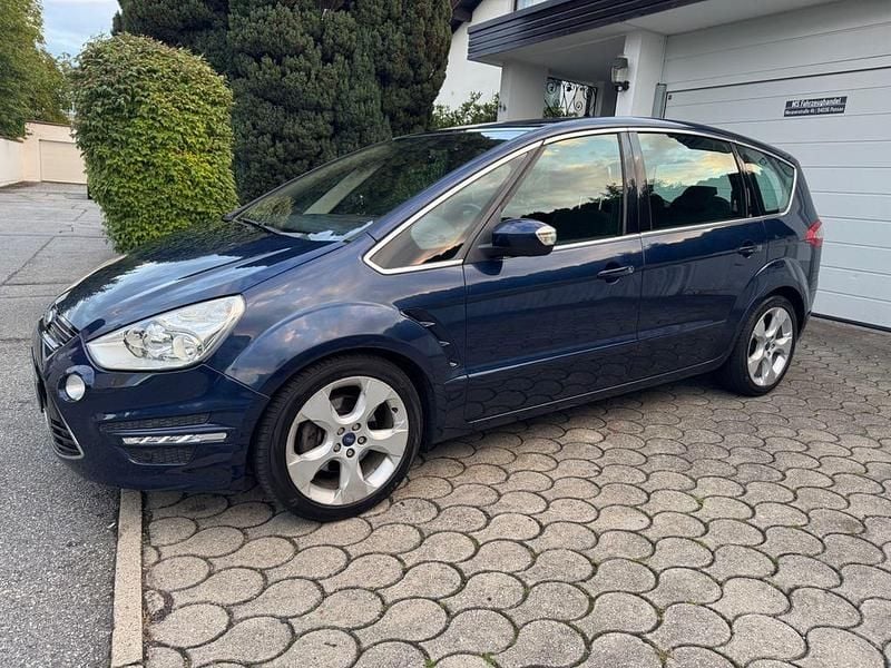 Gebraucht Ford S-MAX Titanium 163 PS (119 kW) 2012 Blau Van / Kleinbus