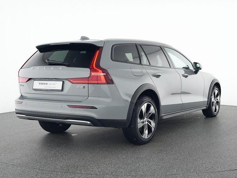 Gebraucht Volvo V60 CC Ultimate 197 PS (144 kW) 2023 Grau Kombi