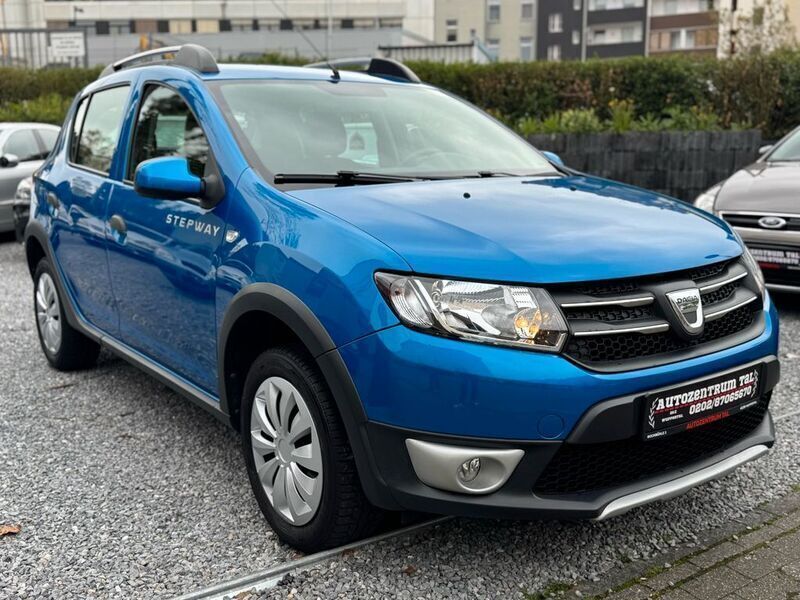 Blau sky Gebraucht 2015 Dacia Sandero Stepway Kleinwagen | 7.290 € (Fairer Preis) - Bild 1/4